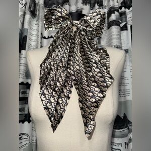 DIOR FASHION Elegant Black and Gold Patterned Bow Scarf/Hair clip.